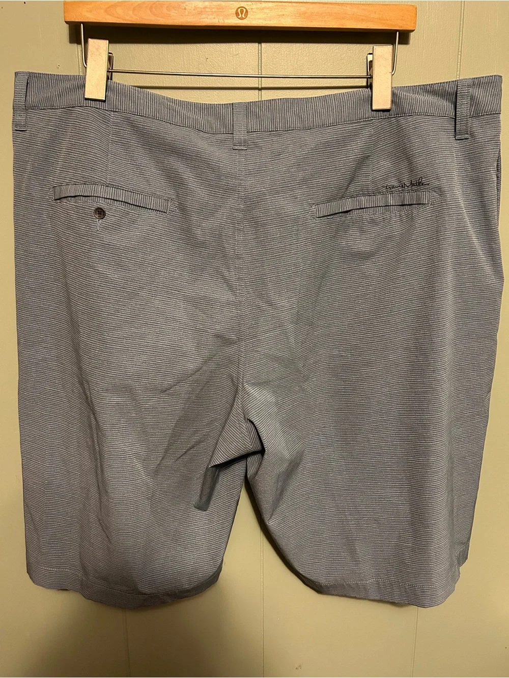 Travis Mathew Men's Gray Micro-Pattern Athletic Shorts